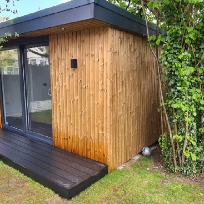 Wooden garden room in Liverpool by Divergent Concepts